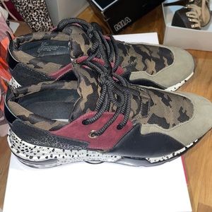 Steve Madden Sneakers